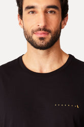 camiseta logo minimal gold