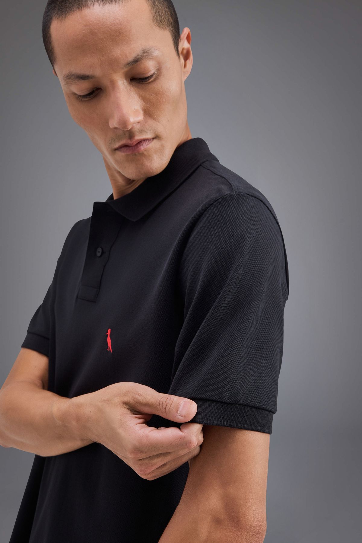 polo picapau bordado brasa